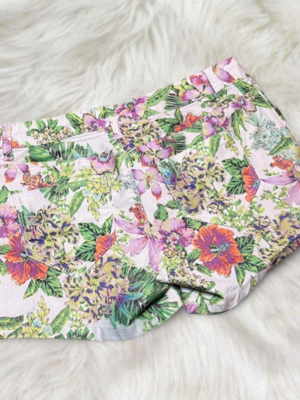 🌺Y2K tropical floral micro shorts 🌺 - Picture 3 of 5